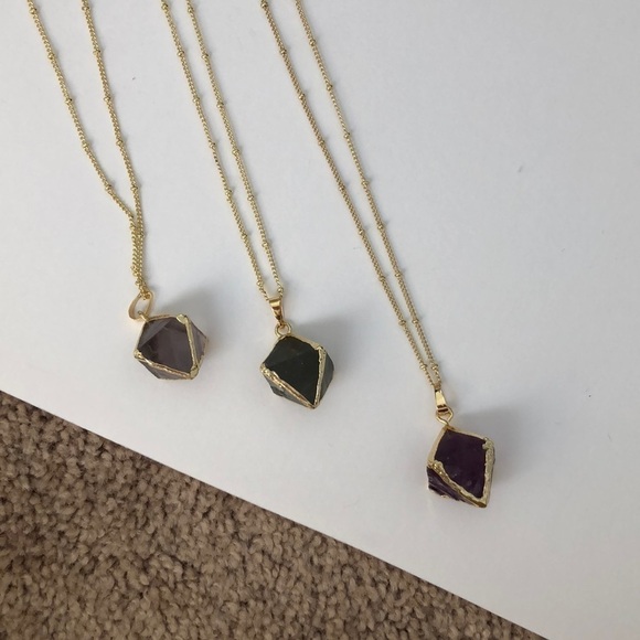 Gold plated beaded chain hematite pendant necklace - Picture 3 of 3